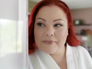 големи красиви жени, свирка, дебел, шпионин