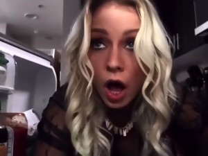 velké péro, velké kozy, blondýna, mrdání do zadku, milfka