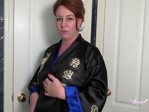 брюнетка, пълнички, душ, соло, уебкамера