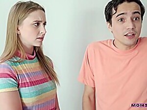 ξανθιά, γκόμενα, μαμά, τρίο