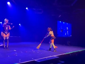 пълнички, забавен