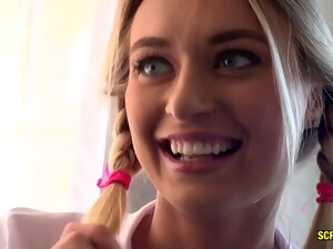 Hatunlar, Güzeller, Genç ve yaşlı, Üniforma, 18-19 yaşında