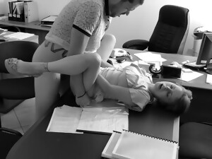 Versteckt, Sekretärin