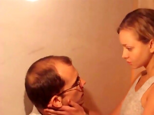 Знаменитости, Старые с молодыми, Старик