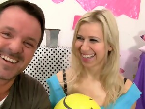 Блондинки, Масло, Тощие, Высокие, Между сисек