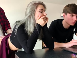 Großer schwanz, Große titten, Hahnrei, Abspritzen, Jung