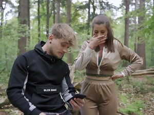 Cute All Natural Chick Lady Lyne Gives Head And Gets Fucked Good