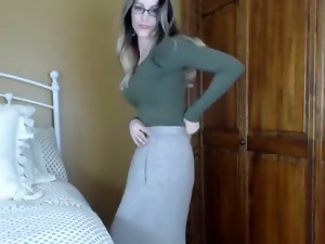 ξανθιά, γδύσιμο