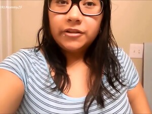 големи цици, кърмещи, мама, естествен