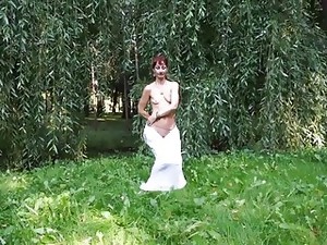 Berdansa, Wanita dewasa, MILF