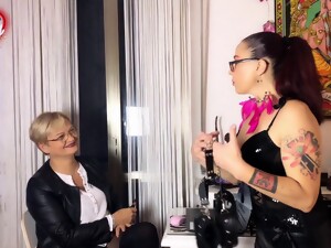 Трансвеститы, Игрушки, Поезд