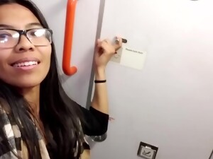 亚洲色情, 厕所, 湿身