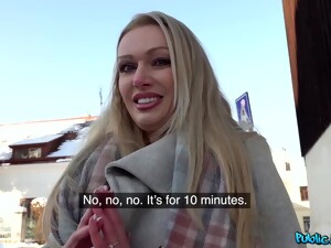 stor pikk, deilige voksne damer, hjemmeværende kone, offentlig, våt