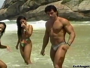 شط, بيكيني, حمام سباحه