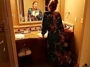 khách sạn, mẹ, góc nhìn thứ nhất, vợ