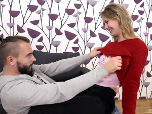 Closeup Video Of Shaved Pussy Cassey Getting Fucked By Her BF