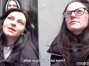 चेक, पैसा, सार्वजनिक