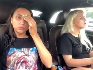 暴露狂, 妈妈, 公共场所, 继母