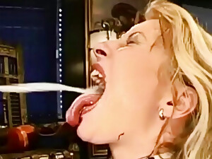 Bukkake, Sperma im mund