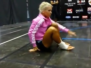 Rambut pirang, Fleksibel, Voyeur