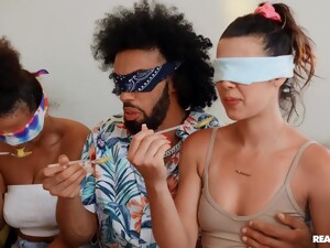 Большая жопа, Большие сиськи, Ножки, Вечеринка, Маленький член