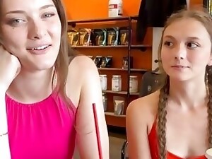 Brünette, Lesbe, Masturbation, Kleine titten, Amateur