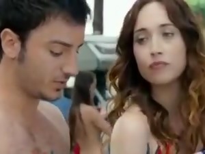 μωρό, μεγάλα βυζιά, φυσικό, γυμνιστής, δημόσια