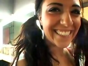 stor pikk, brunette, tett på, sæd, deepthroat, barberer