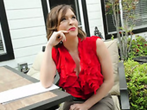 μεγάλος κώλος, τσιμπούκι, χύσιμο στο πρόσωπο, κιλότα, κάλτσες, γδύσιμο, βυζομαλακία