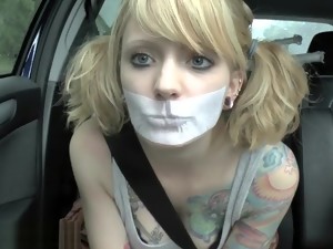 szado-mazo, öklendezés