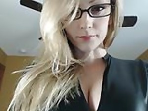 Gadis cantik, Ngomong kotor, Baju karet, Baju dalam perempuan