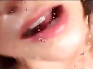 Semprot sperma, Sepatu hak, Sepatu 