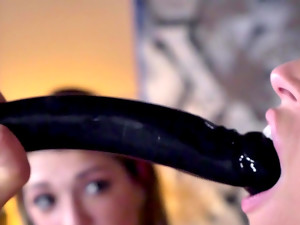 Masuk tenggorokan, Dildo, Seks nungging, Ruang kantor, Strapon