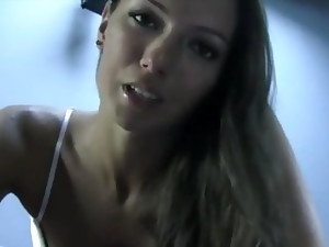 tal frækt, prutte, kvindelig dominans, g-streng, amatør