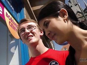 bébi, pénz, elcsábítva, tini, amatőr