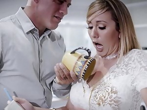 Göt, Büyük göt, Büyük memeler, MILF, Sekreter