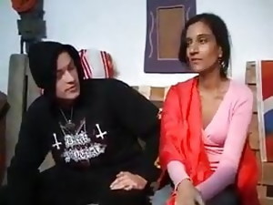 arapkinje, drkanje kurca, interrasni, pakistanke, male sise, gutanje sperme, vintidž