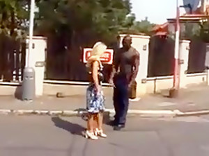 ξανθιά, μαζορέτα, διαφυλετικό