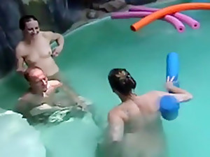 prdeži, fetiši, na javnom mestu