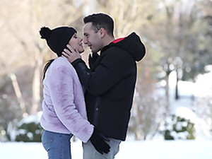 маце, брюнетка, ебане в гъза, двойка, празнене, кучешка, дънки