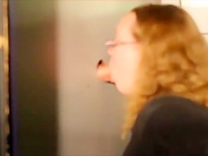 크고 아름다운 여자들, 블로우잡, 글로리홀, 1인칭 시점, 공공