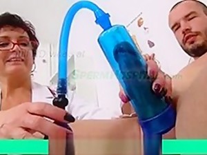 store bryster, cougar, bedstemor, håndjob, sygeplejerske, sperm, sexlegetøj