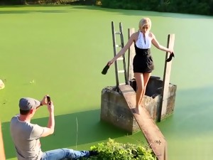 blond, fetisj, buitenseks, pissen, kousen, hoer